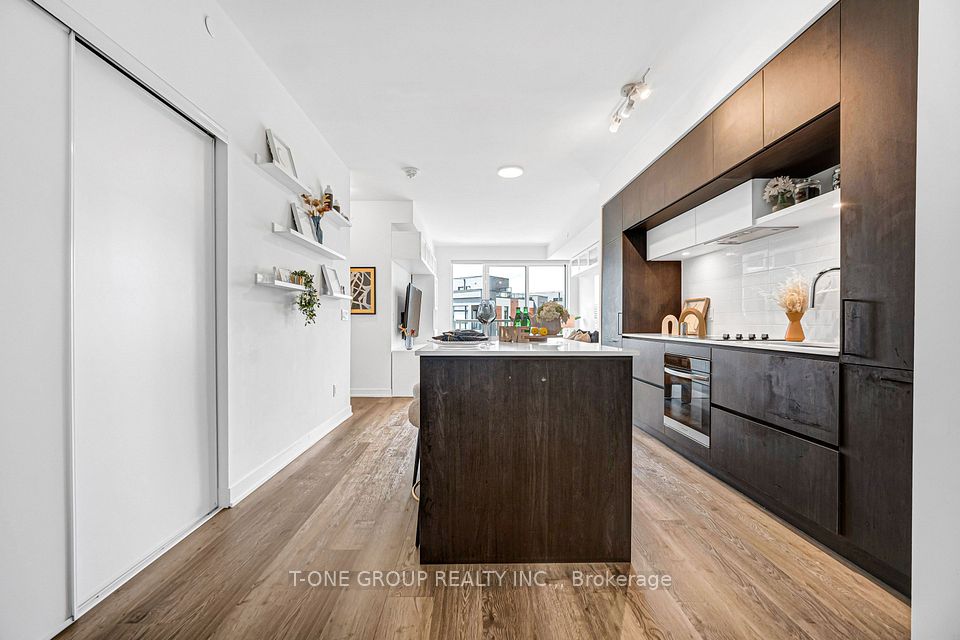 6 David Eyer Road 313, Richmond Hill, ON L4S 0N5 17