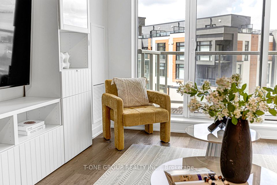 6 David Eyer Road 313, Richmond Hill, ON L4S 0N5 9