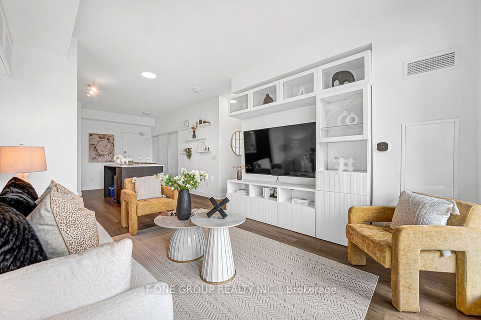6 David Eyer Road 313, Richmond Hill, ON L4S 0N5 12