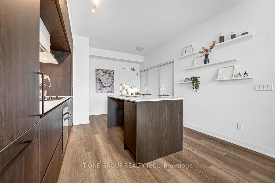 6 David Eyer Road 313, Richmond Hill, ON L4S 0N5 15
