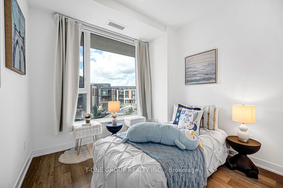 6 David Eyer Road 313, Richmond Hill, ON L4S 0N5 25
