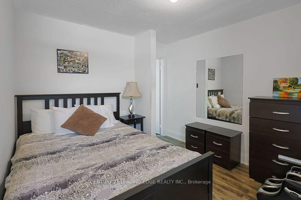 803 Best Circle, Newmarket, ON L3X 2H6 23