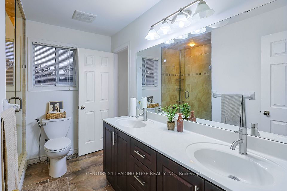 803 Best Circle, Newmarket, ON L3X 2H6 21