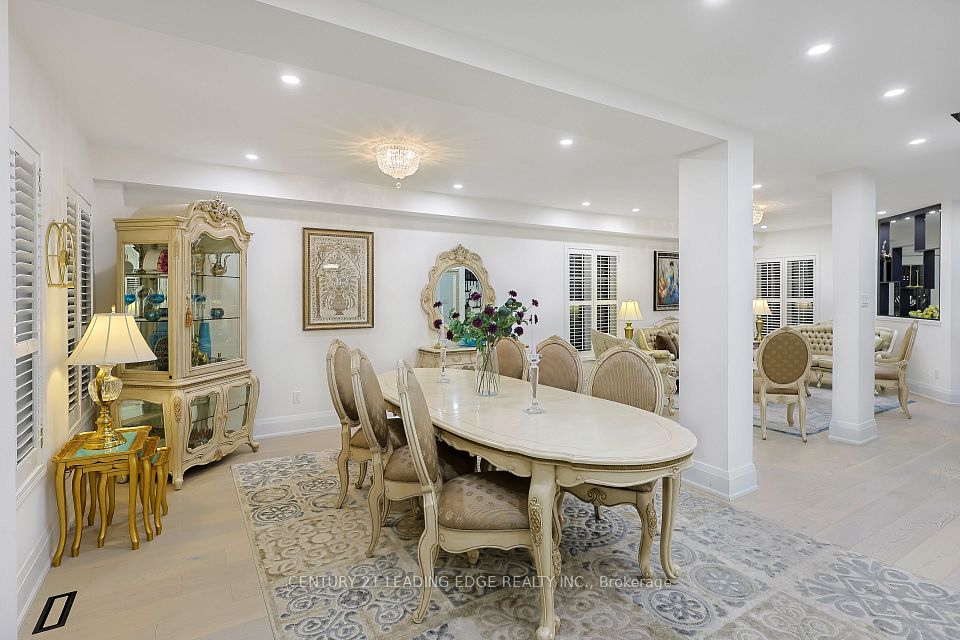 803 Best Circle, Newmarket, ON L3X 2H6 8