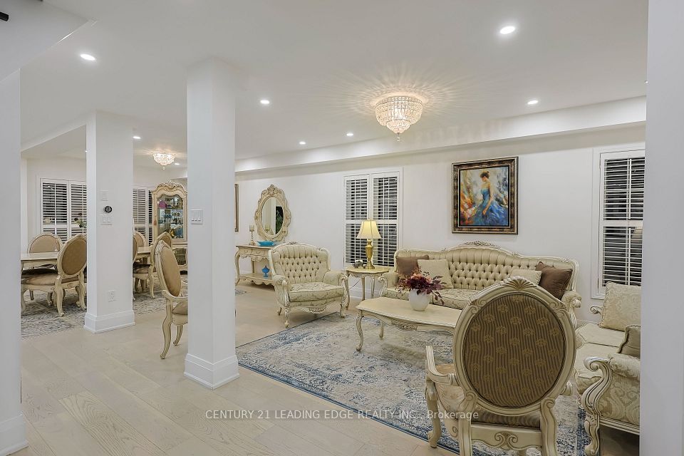 803 Best Circle, Newmarket, ON L3X 2H6 9