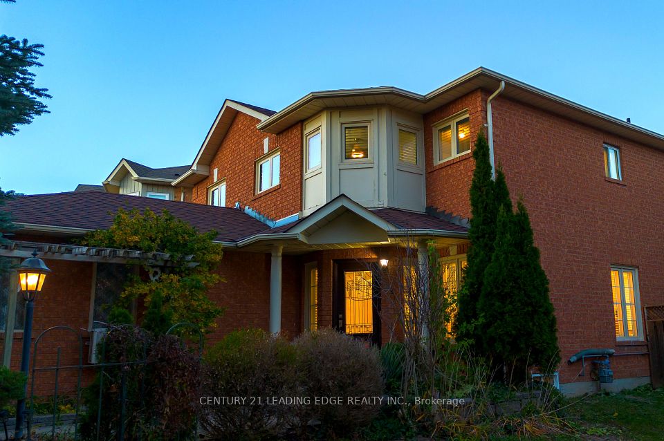 803 Best Circle, Newmarket, ON L3X 2H6 3