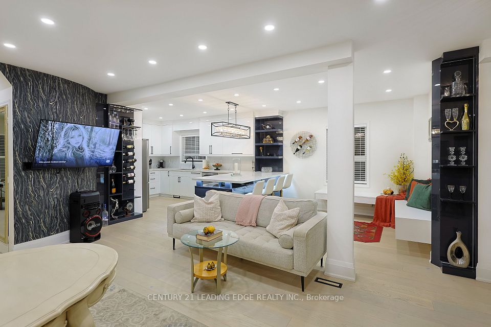 803 Best Circle, Newmarket, ON L3X 2H6 17