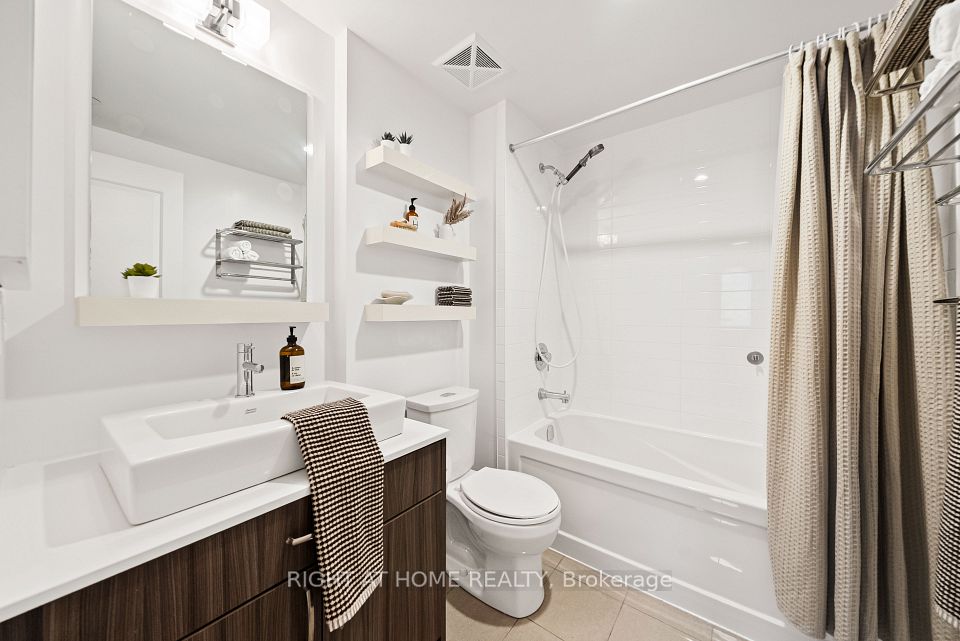 9201 Yonge Street 610, Richmond Hill, ON L4C 1H9 21