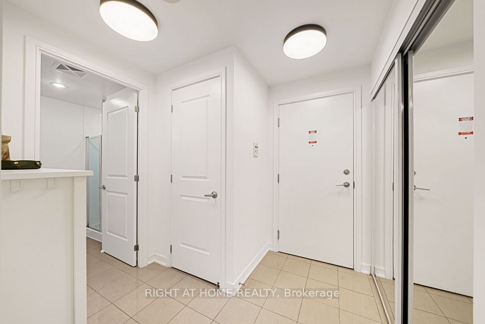 9201 Yonge Street 610, Richmond Hill, ON L4C 1H9 10