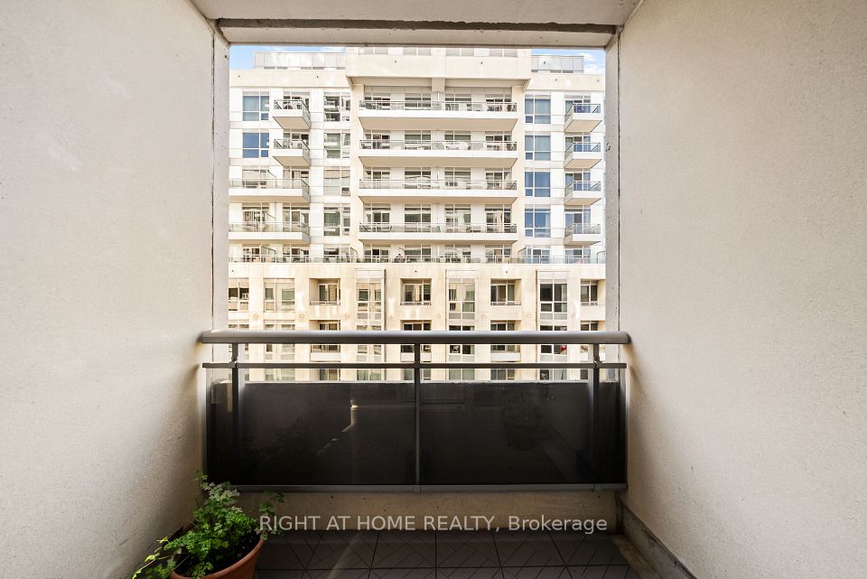 9201 Yonge Street 610, Richmond Hill, ON L4C 1H9 22