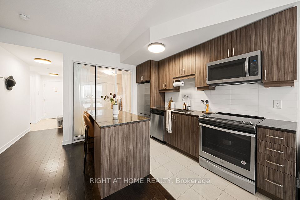 9201 Yonge Street 610, Richmond Hill, ON L4C 1H9 8