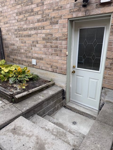 36 Ostick Street Bsmnt, Aurora, ON L4G 7K5 15