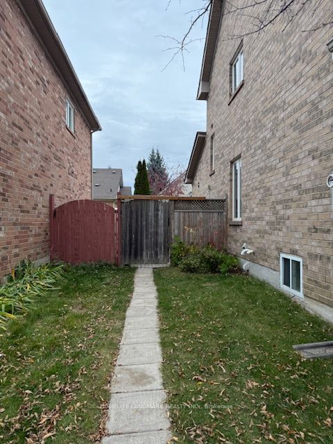 36 Ostick Street Bsmnt, Aurora, ON L4G 7K5 14