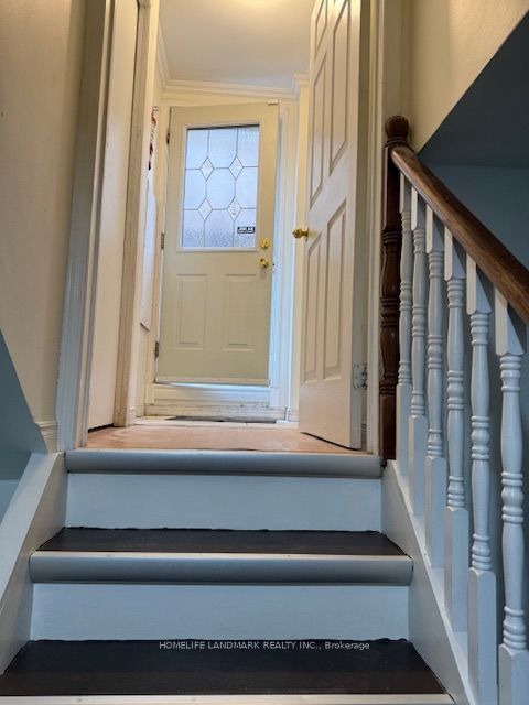 Detached at 36 Ostick Street Bsmnt, Aurora, ON L4G 7K5