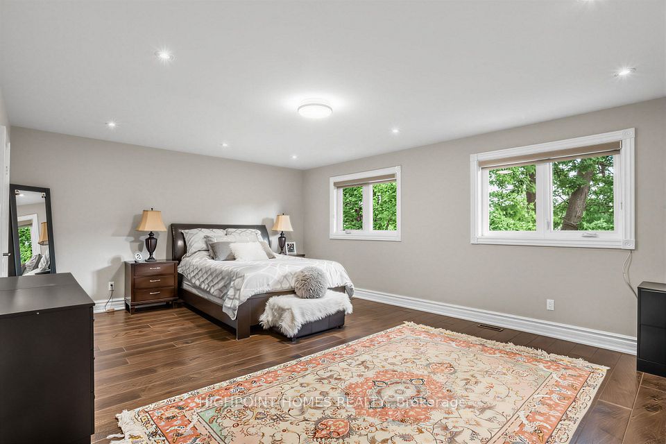 25 Pathlane Road, Richmond Hill, ON L4B 4A6 22