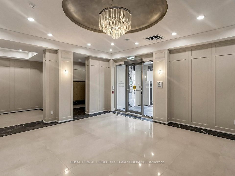 9 Northern Heights Drive 104, Richmond Hill, ON L4B 4M5 2