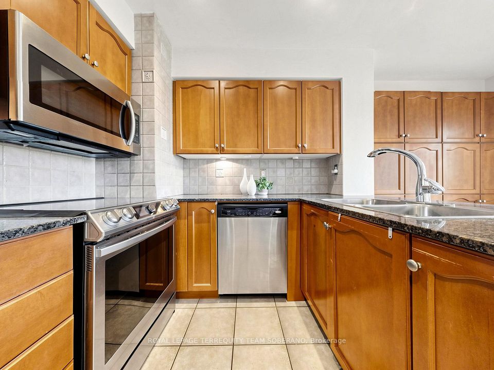 9 Northern Heights Drive 104, Richmond Hill, ON L4B 4M5 13