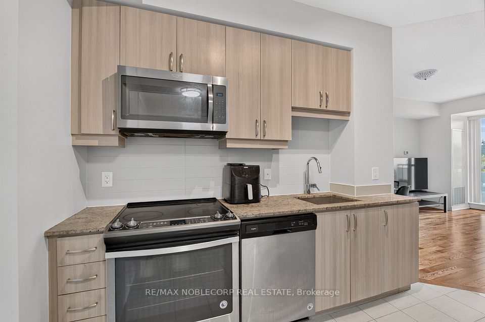 9191 Yonge Street 206SW, Richmond Hill, ON L4C 1E2 8