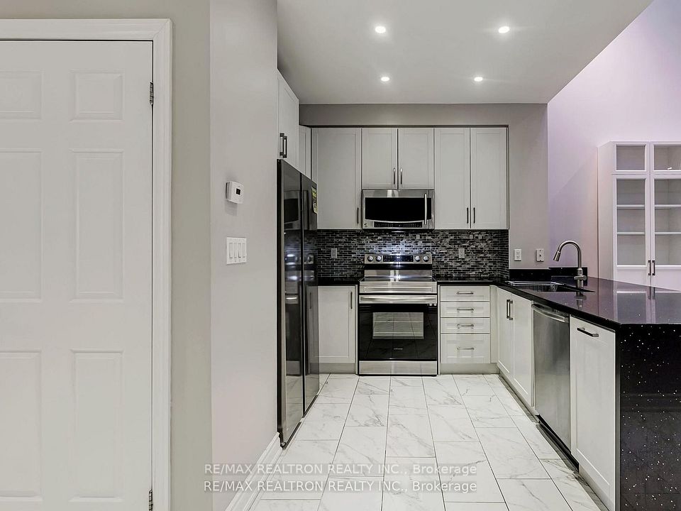 224 Yorkland Street, Richmond Hill, ON L4S 1A2 16
