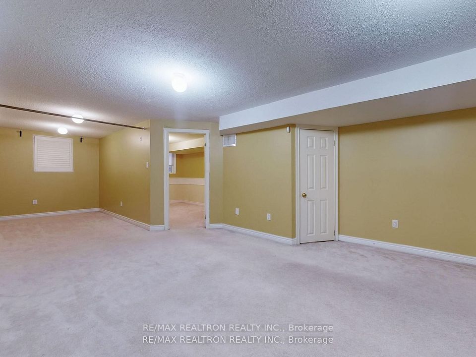 224 Yorkland Street, Richmond Hill, ON L4S 1A2 23