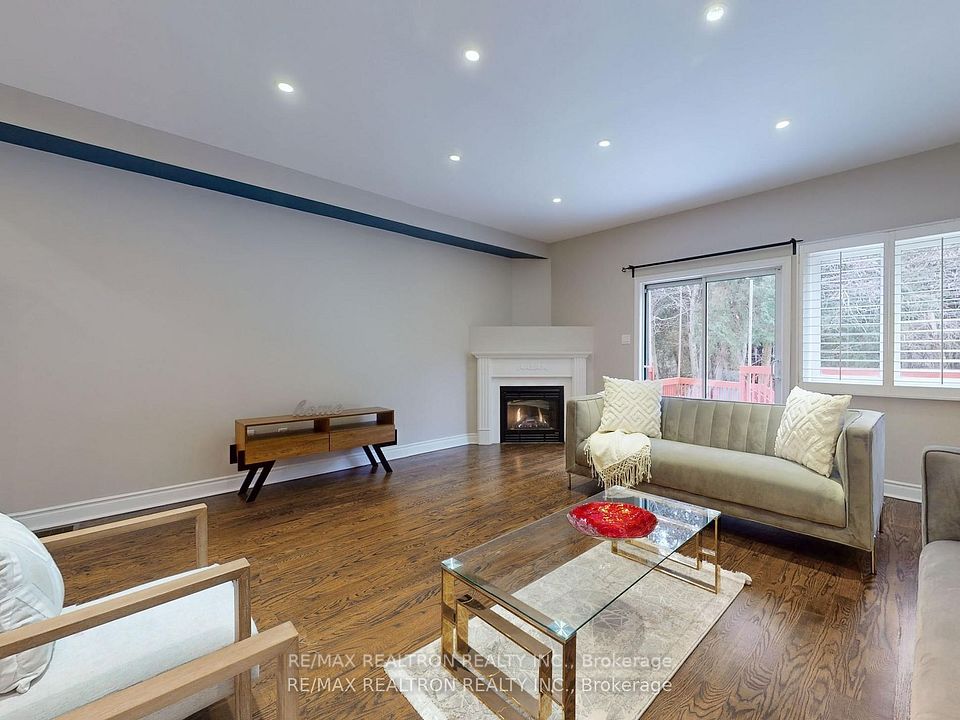224 Yorkland Street, Richmond Hill, ON L4S 1A2 7