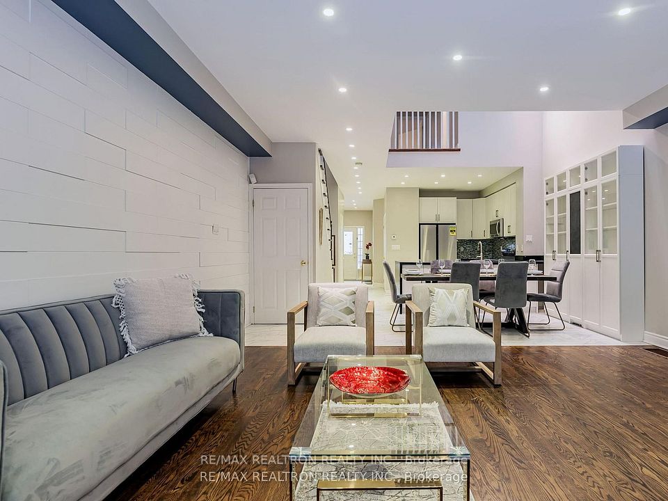 Att/Row/Townhouse at 224 Yorkland Street, Richmond Hill, ON L4S 1A2