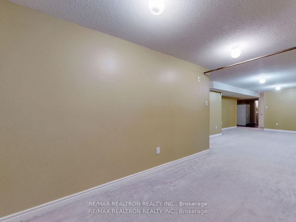224 Yorkland Street, Richmond Hill, ON L4S 1A2 25