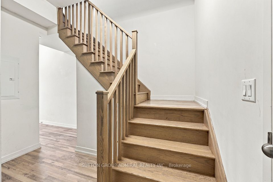 370 Red Maple Road 35, Richmond Hill, ON L4C 5T4 9