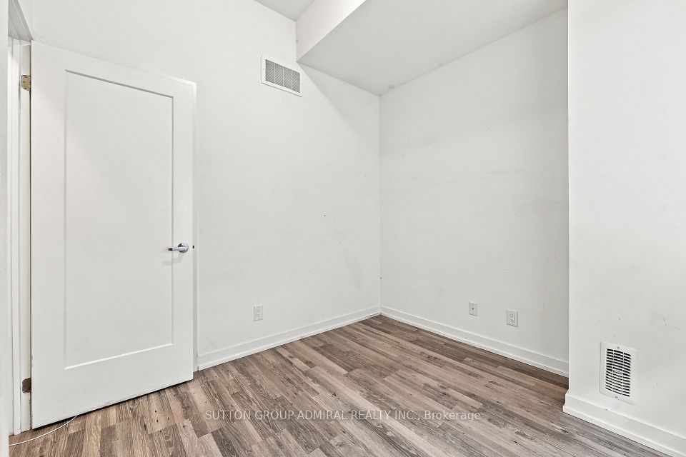 370 Red Maple Road 35, Richmond Hill, ON L4C 5T4 3