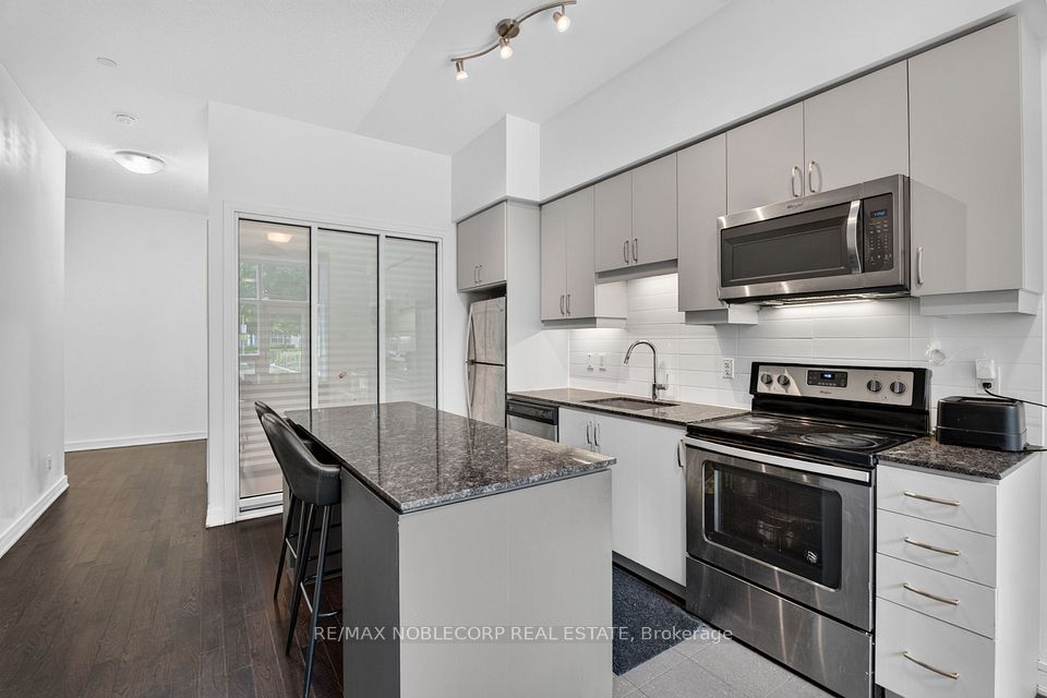9199 Yonge Street N 102SE, Richmond Hill, ON L4C 1H7 6