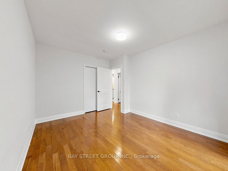 6 Albert Street, Markham, ON L3P 2T2 24