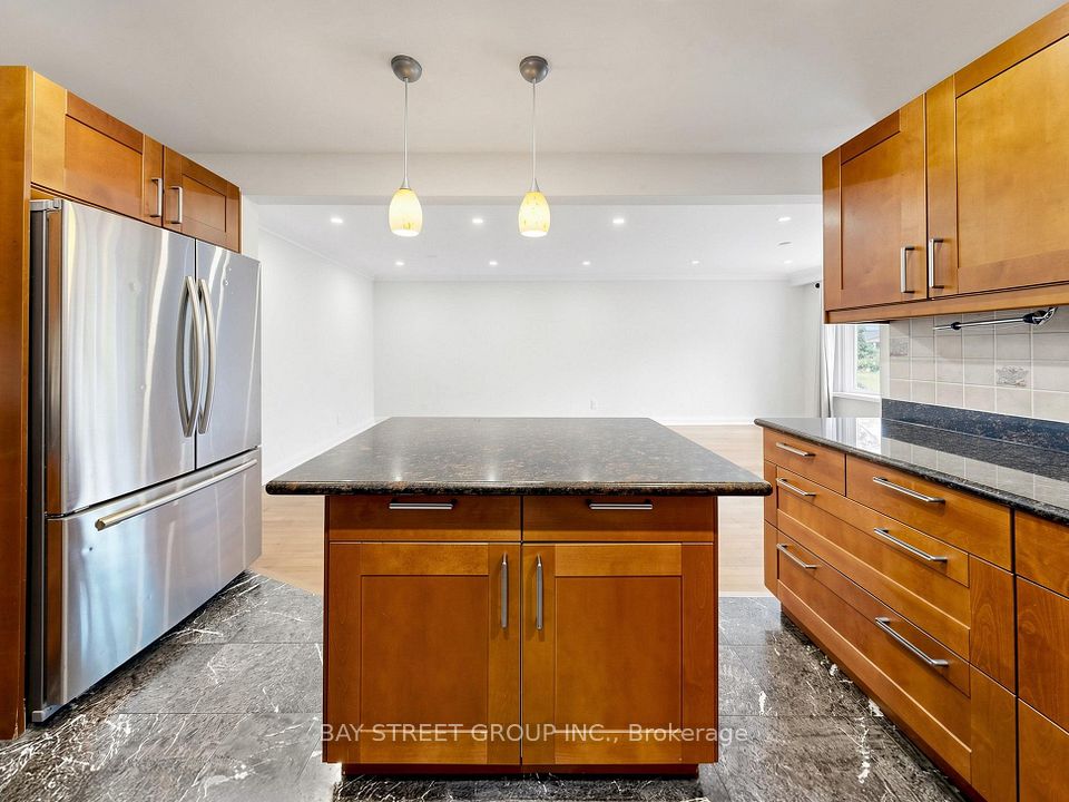 6 Albert Street, Markham, ON L3P 2T2 16