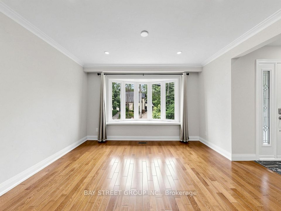 6 Albert Street, Markham, ON L3P 2T2 9
