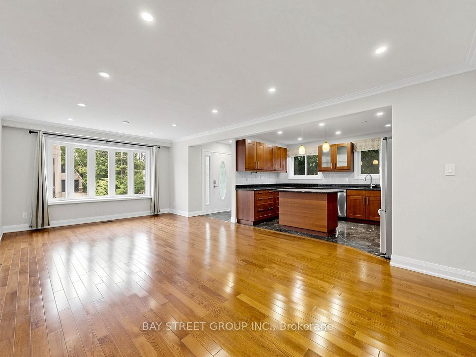 6 Albert Street, Markham, ON L3P 2T2 8