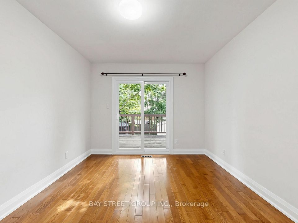 6 Albert Street, Markham, ON L3P 2T2 22