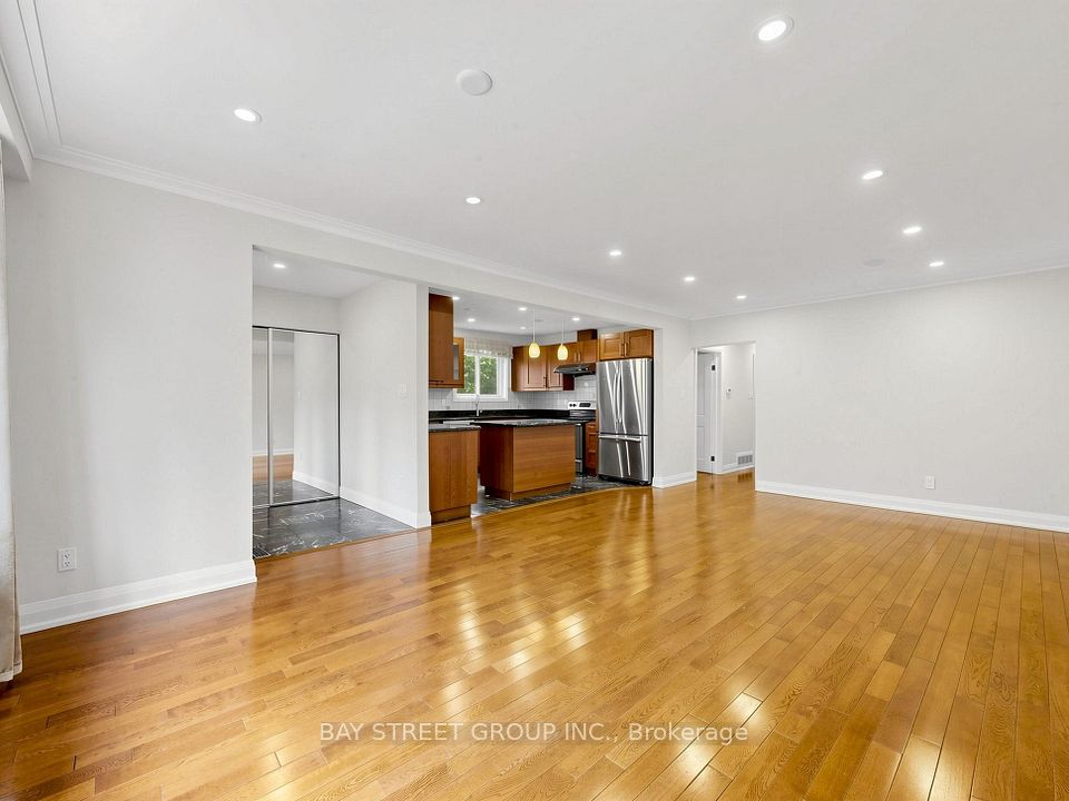 6 Albert Street, Markham, ON L3P 2T2 10