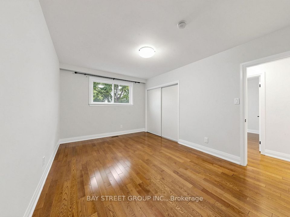 6 Albert Street, Markham, ON L3P 2T2 18
