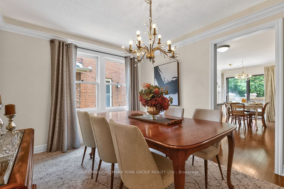 263 John Bowser Crescent, Newmarket, ON L3Y 7N7 9