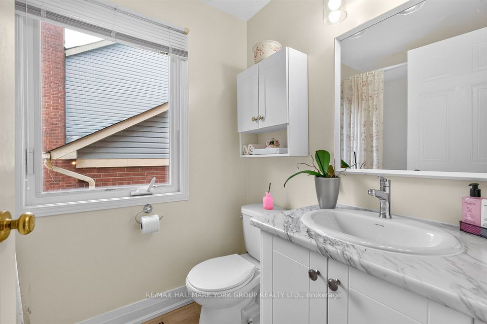 263 John Bowser Crescent, Newmarket, ON L3Y 7N7 23