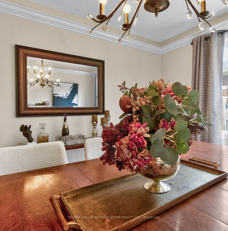 263 John Bowser Crescent, Newmarket, ON L3Y 7N7 11