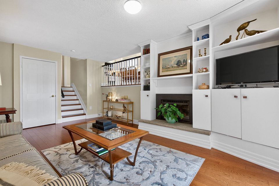 263 John Bowser Crescent, Newmarket, ON L3Y 7N7 17