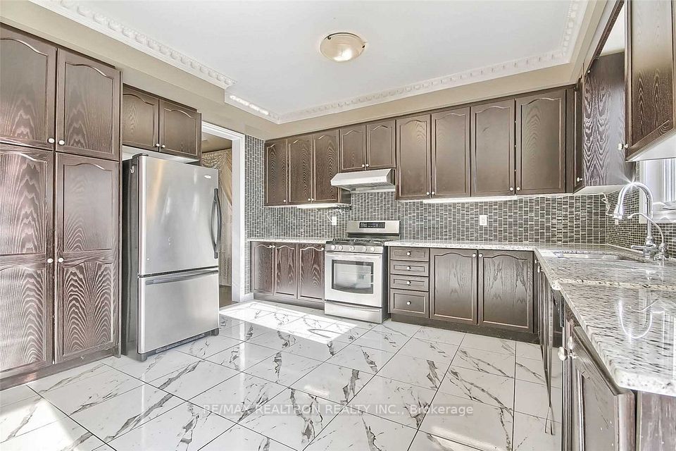 125 Holst Avenue, Markham, ON L6C 0R6 6