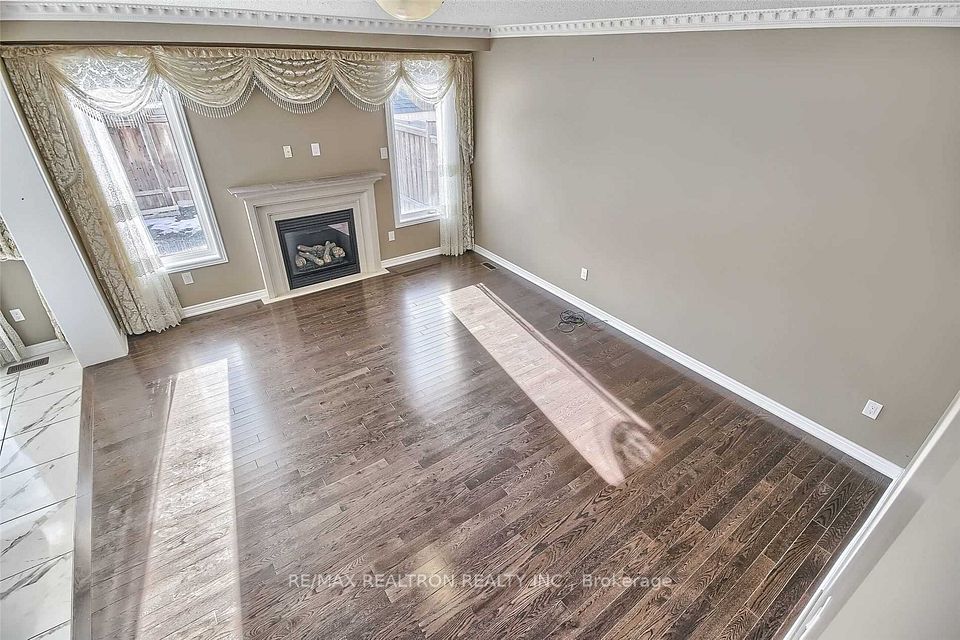 125 Holst Avenue, Markham, ON L6C 0R6 9