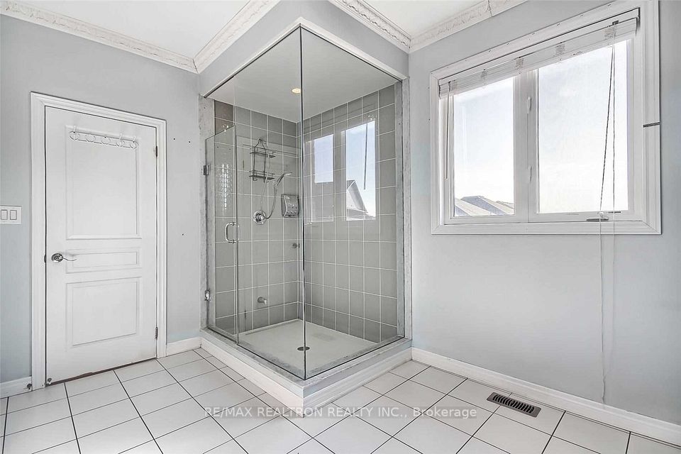 125 Holst Avenue, Markham, ON L6C 0R6 23