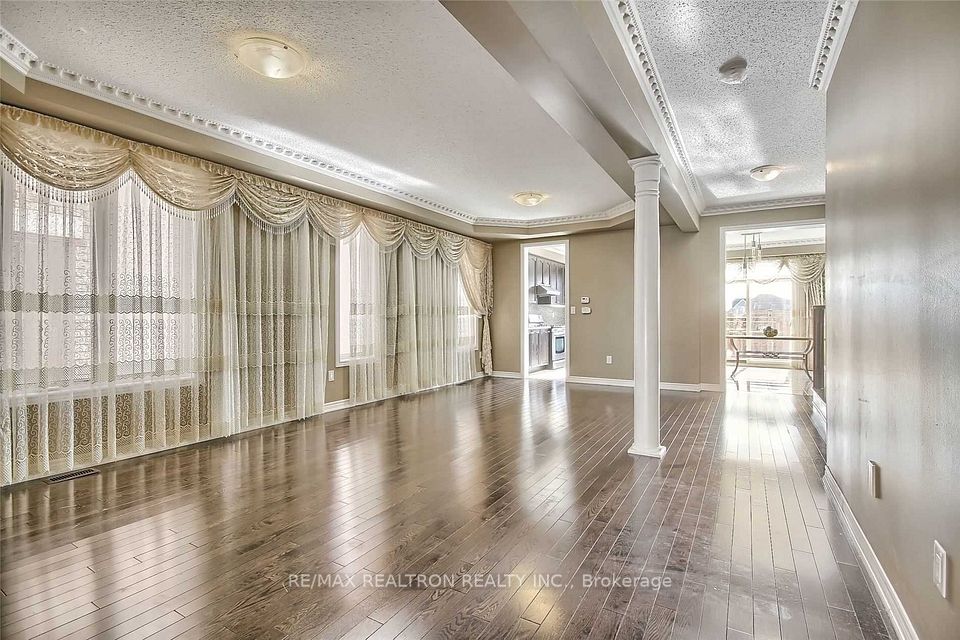 125 Holst Avenue, Markham, ON L6C 0R6 12