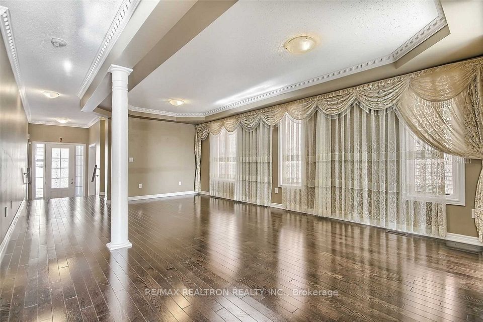 125 Holst Avenue, Markham, ON L6C 0R6 13