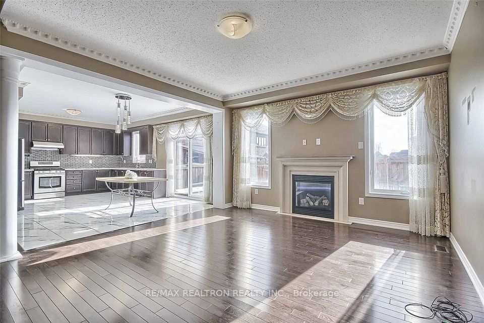 125 Holst Avenue, Markham, ON L6C 0R6 8