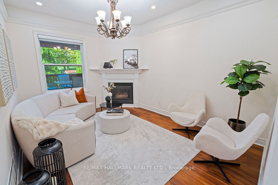 872 Hilton Boulevard, Newmarket, ON L3X 2H8 12