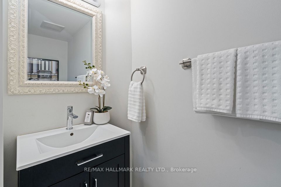 872 Hilton Boulevard, Newmarket, ON L3X 2H8 11