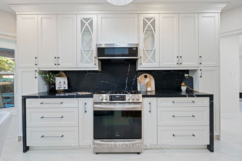 872 Hilton Boulevard, Newmarket, ON L3X 2H8 16